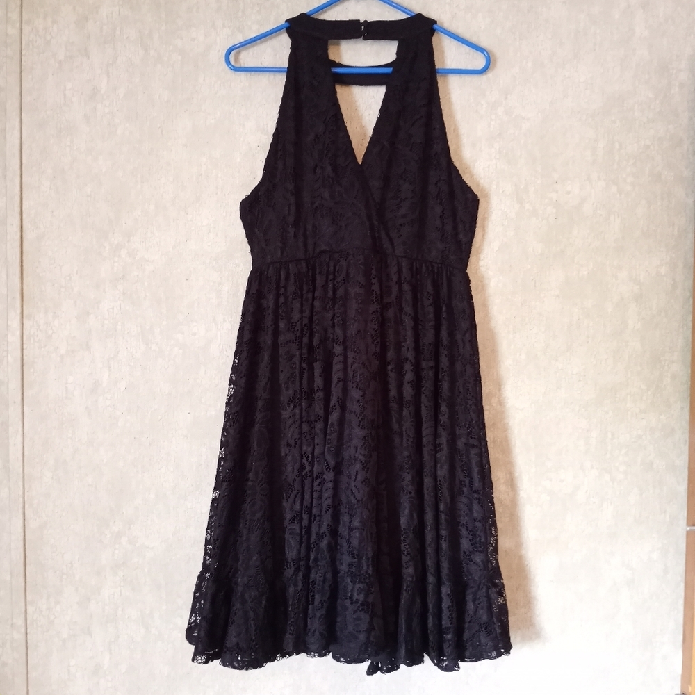 TORRID Black lace keyhole halter tiered skater dress plus size 1X - Picture 4 of 11